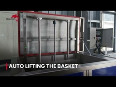 Tanque de remojo caliente con sistema de elevación.